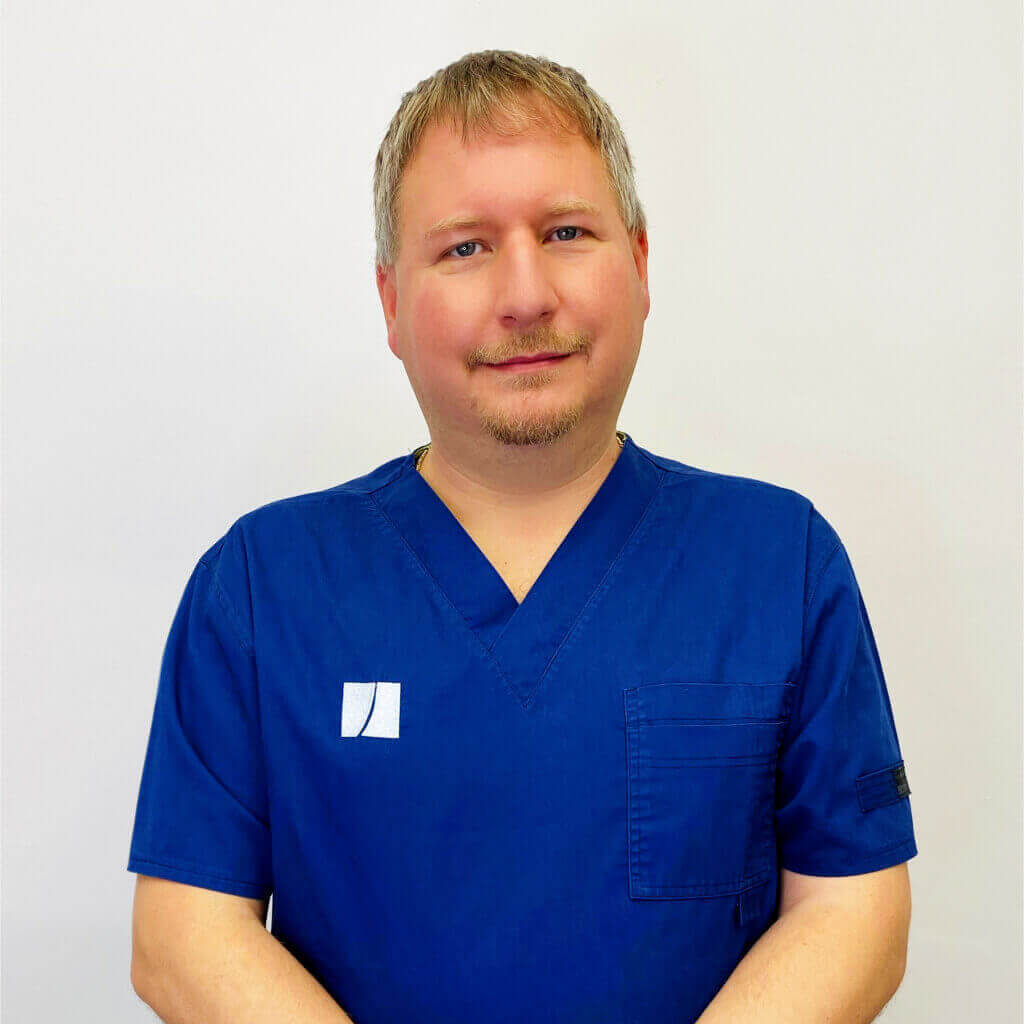 HIMG hajbeültetési klinika:  Dr. András Lendvai