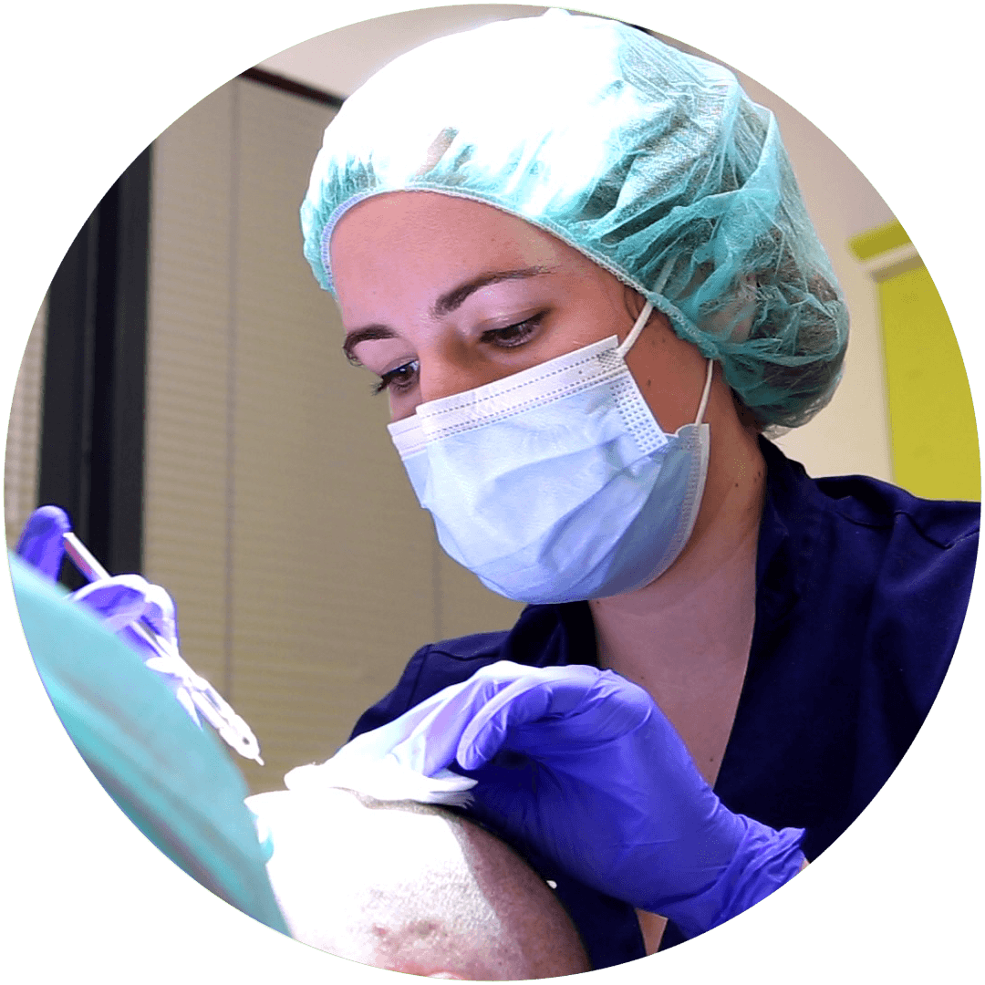 Dr. László Bianka S.H.E. hajbeültetést végez a HIMG Hajbeültetési Klinikán